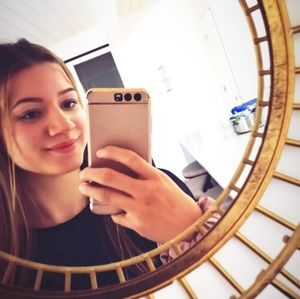 Meet your Posher, Christin